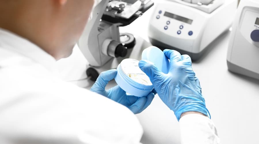 Canva_Industries_900x500_Industrials_Pharma_Cosmetic.jpg